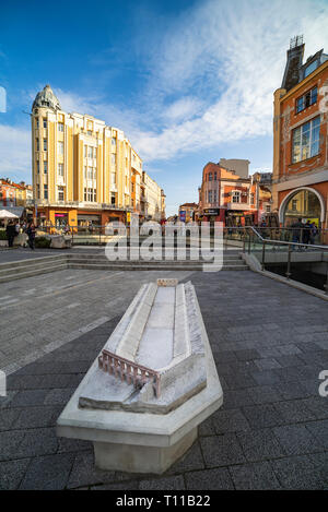 Stadt Plovdiv, Bulgarien - 22. März 2019 - Zentrum der Stadt mit Modell des antiken römischen Stadions vor - Europäische Kulturhauptstadt 2019 Stockfoto