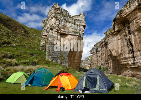 Landschaft Blick auf die imposante Shucto Canyon (Twisted) ist eine geologische Formation der Rock durch die Erosion des Wasser modelliert seit Millionen von Jahren fand ich Stockfoto