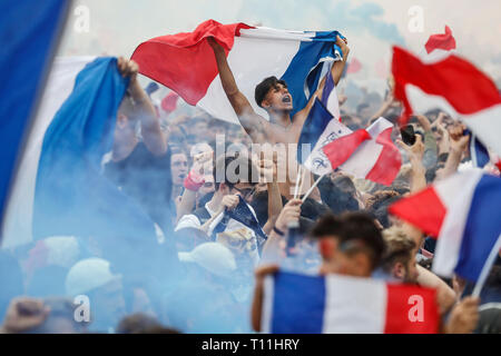 Straßburg (nord-östlichen Frankreich): Unterstützer Teilnahme an der Endrunde der FIFA Fussball-Weltmeisterschaft auf 2018/07/15. Match Frankreich/Kroatien Live broadcast an der "Jar Stockfoto