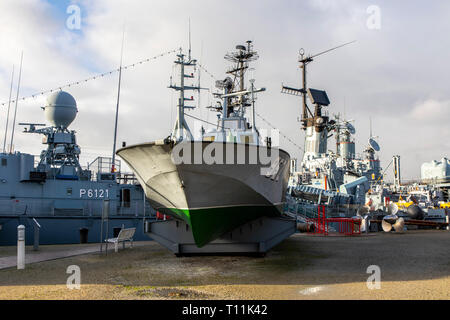 Wilhelmshaven, Deutsche Marine Museum, auf der South Beach, Geschichte der Deutschen Marine, Kriegsschiffe der Deutschen Marine und der ehemaligen NVA, Zerstörer Mölders o Stockfoto