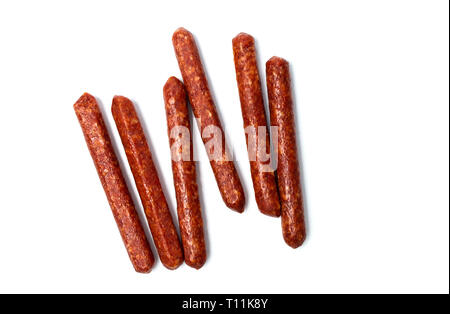 Hausgemachte Wurst auf weißem Hintergrund Stockfoto