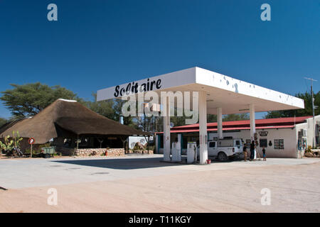 Solitaire Tankstelle, Restaurant und das einzige Geschäft zwischen Sossusvlei in den Namib-Naukluft-Nat. Park, und die Küste von Namibia. Stockfoto