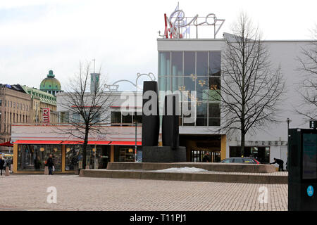 Helsinki, Finnland - 21. März 2019: Die Ikonischen Bio Rex Kino und J.K. Paasikivi Denkmal in Lasipalatsi, Helsinki, Finnland. Stockfoto