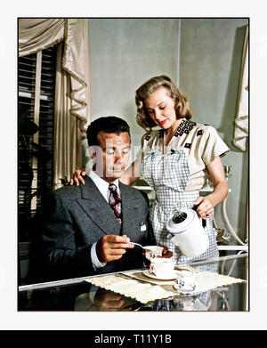 Powell's Ranch - style Haus war für Außen Dreharbeiten auf der ABC-TV-Serie verwendet, hart auf hart. Powell war ein Freund von Hart auf hart Schauspieler Robert Wagner und Produzenten Aaron Spelling. Die Immobilien, wie Bernstein Hügel bekannt, ist auf 48 Hektar im Mandeville Canyon" in Brentwood, Los Angeles: Hollywood Foto Archiv/MediaPunch Stockfoto