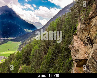 Blick vom Klettersteig in der in den Ötztaler Alpen, Tirol, Österreich Stockfoto