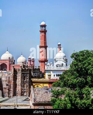 Panorama Ansicht von Lahore Fort, Badshahi Moschee und Samadhi von Ranjit Singh in Lahore, Punjab, Pakistan Stockfoto