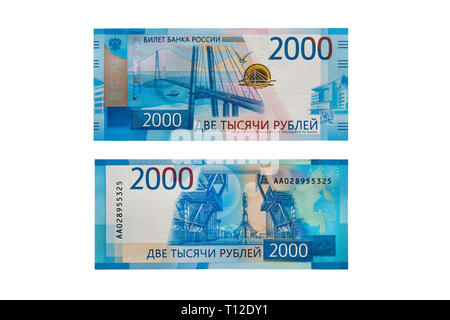 Neue Russische Banknote von zwei Tausend Rubel auf weißem Hintergrund. Banknoten, Bargeld. Stockfoto