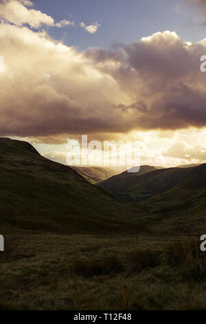 Gerade die Sonne über schöne Wales Stockfoto
