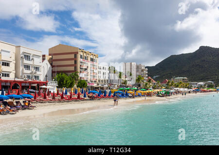 Strand und der Promenade, tolle Bucht, Philipsburg, Sint Maarten, St. Martin, Kleine Antillen, Karibik Stockfoto