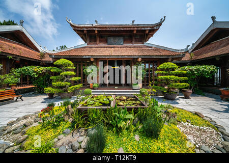 Kaffee Restaurant an der Spitze der Ba Na Berg, den berühmten touristischen Destination von Da Nang, Vietnam Stockfoto