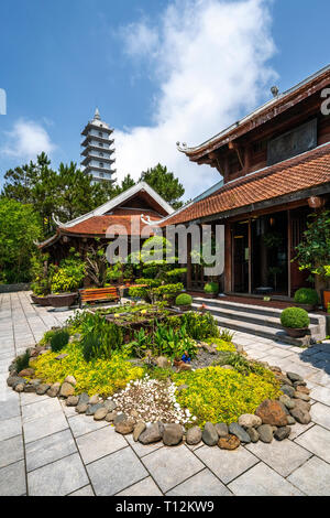 Kaffee Restaurant an der Spitze der Ba Na Berg, den berühmten touristischen Destination von Da Nang, Vietnam Stockfoto