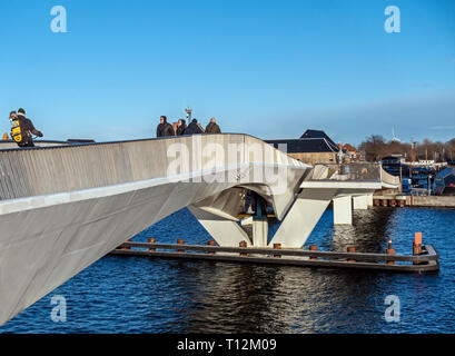 Inderhavnsbroen Takt & Fußgängerbrücke Nyhavn Verknüpfung mit Christianshavn in Kopenhagen Dänemark Europa Stockfoto