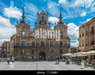 Rathaus von Astorga, Spanien, im Sommer Stockfoto