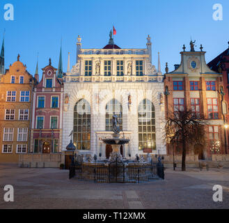 Brunnen der Neptun in der Altstadt von Danzig, Polen. Long Lane Architektur. Artus Hof. Stockfoto