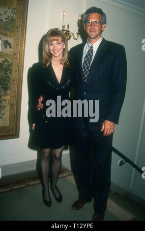 BEVERLY HILLS, Ca - 2. März: Schauspielerin Shelley Long und Ehemann Bruce Tyson besuchen fünften jährlichen Producers Guild of America Awards am 2. März 1994 im Regent Beverly Wilshire Hotel in Beverly Hills, Kalifornien. Foto von Barry King/Alamy Stock Foto Stockfoto