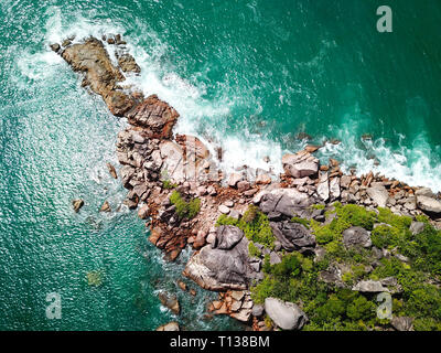 Küste von Praslin aus gerade oben Stockfoto