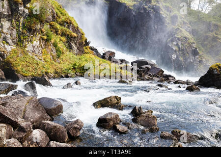 Der Teil der Latefossen, einer der größten Wasserfälle in Norwegen. Stockfoto