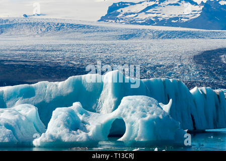 Eisberge im Gletschersee Jökulsárlón Gletscherlagune, Island Stockfoto