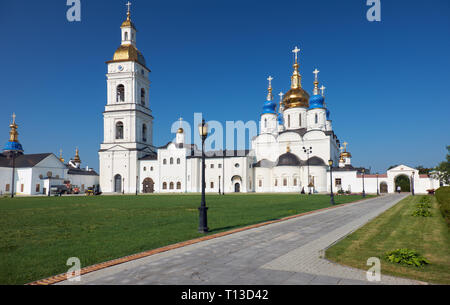 Der Blick auf Fünf-gewölbte St Sophia-Assumption Kathedrale mit dem Glockenturm - Das erste Steingebäude in Sibirien. Tobolsker Kreml. Tobolsk. Gebiet Tjumen. Stockfoto