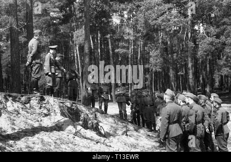 Wehrmacht Heer Gefechtsausbildung Artillerieregiment 39 - deutsche Armee Kampftraining Artillerie Regiment 39 Stockfoto