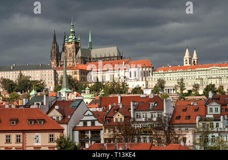 Die Prager Altstadt, Cech Republik. Praha Schloss mit Kirchen, Kapellen und Türme Stockfoto