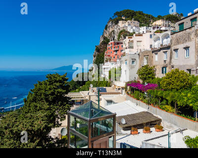 Italien, Kampanien, Capri, Blick von der Piazza Umberto I, Golf von Neapel Stockfoto