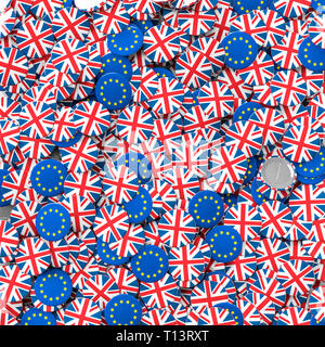 Brexit EU- und UK-abzeichen Hintergrund/3D-Darstellung der metallisch glänzenden Abzeichen mit der Europäischen Union und der britische Union Jack Flags Stockfoto