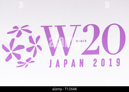 Tokio, Japan. 23 Mär, 2019. Ein Ereignis das Logo befindet sich in der fünften Weltkonferenz für Frauen (WAW!) in Tokio gesehen. In diesem Jahr wird der WAW! In Zusammenarbeit mit der Frauen 20 (W20), einem der G20-Engagement Gruppen eingerichtet, um Empfehlungen zu G20 machen, eingeladen, weibliche Führungskräfte aus Politik, Wirtschaft und Gesellschaft die Rollen der Frauen in ihren Ländern und Zugehörigkeiten zu diskutieren. Die Veranstaltung ist vom 23. März im Hotel New Otani Tokyo zu 24 statt. Credit: Rodrigo Reyes Marin/ZUMA Draht/Alamy leben Nachrichten Stockfoto