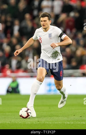 London, Großbritannien. 22 Mär, 2019. Harry Maguire von England während der UEFA EM-Qualifikationsspiel der Gruppe ein Match zwischen England und der Tschechischen Republik im Wembley Stadion, London, England am 22. März 2019. Foto von Ken Funken. Nur die redaktionelle Nutzung, eine Lizenz für die gewerbliche Nutzung erforderlich. Keine Verwendung in Wetten, Spiele oder einer einzelnen Verein/Liga/player Publikationen. Credit: UK Sport Pics Ltd/Alamy leben Nachrichten Stockfoto