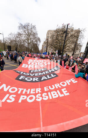 Es den Leuten März, London. Eine riesige Demonstration in London zur Unterstützung eines endgültigen Brexit Angebot zu den Menschen gebracht werden, über die Sie abstimmen, oder widerrufen, Artikel 50 Stockfoto