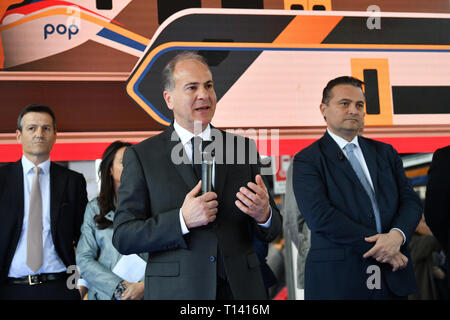 Foto LaPresse - Massimo Paolone 23/03/19 Bologna (Italia) Cronaca Stazione FS Bologna Centrale - Presentazione e Nuovi treni Pop Rock Nella Foto: Gianfranco Battisti Foto LaPresse - Massimo Paolone vom 23. März 2019, Bologna (Italien) Hauptbahnhof - Präsentation neuer Pop und Rock Züge im Pic: Gianfranco Battisti Stockfoto