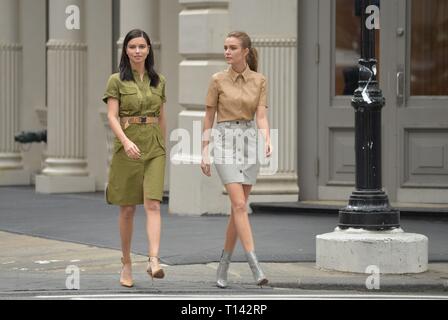 New York, NY, USA. 22 Mär, 2019. heraus und über für Celebrity Candids-FR, New York, NY 22. März 2019. Credit: Kristin Callahan/Everett Collection/Alamy leben Nachrichten Stockfoto