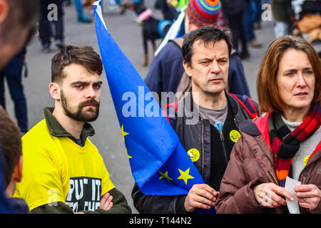 London, Großbritannien. 23 Mär, 2019. Die Abstimmung März, Aktivisten und Demonstranten teil in einem März dem Parlament, protestieren gegen Großbritannien die EU verlassen wollen, ein zweites Referendum, und für das Land in der Europäischen Union zu bleiben. Stockfoto