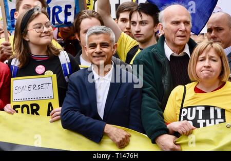 London, Großbritannien. 23. März, 2019. Sadiq Khan, Bürgermeister von London, Abstimmung der März, Piccadilly, London.UK Credit: michael Melia/Alamy leben Nachrichten Stockfoto