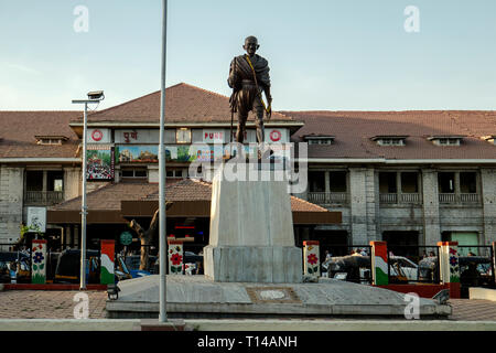 22-03-2019-Statue von Mahatma Gandhi, in der Nähe der Bahnhof von Pune Pune, Maharashtra INDIEN Stockfoto