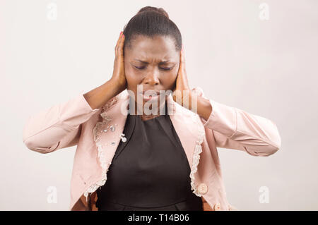 Geschäftsfrau in der Verzweiflung in einer stressigen Situation in Ihrem Leben leiden Stockfoto