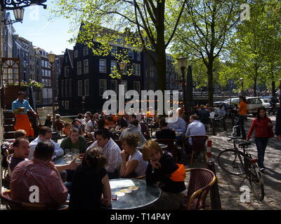 Koninginnedag (English) ist Nationalfeiertag Königinnentag in den Niederlanden, der jährlich am 30. April gefeiert wird. Eine diesem Tag feiern sterben Nied Stockfoto