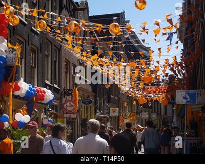 Koninginnedag (English) ist Nationalfeiertag Königinnentag in den Niederlanden, der jährlich am 30. April gefeiert wird. Eine diesem Tag feiern sterben Nied Stockfoto