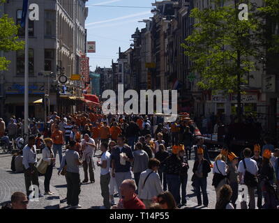 Koninginnedag (English) ist Nationalfeiertag Königinnentag in den Niederlanden, der jährlich am 30. April gefeiert wird. Eine diesem Tag feiern sterben Nied Stockfoto