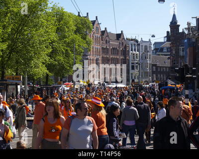 Koninginnedag (English) ist Nationalfeiertag Königinnentag in den Niederlanden, der jährlich am 30. April gefeiert wird. Eine diesem Tag feiern sterben Nied Stockfoto