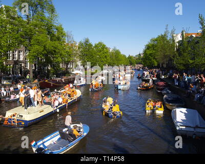 Koninginnedag (English) ist Nationalfeiertag Königinnentag in den Niederlanden, der jährlich am 30. April gefeiert wird. Eine diesem Tag feiern sterben Nied Stockfoto