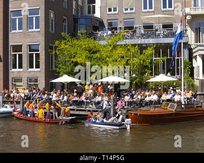 Koninginnedag (English) ist Nationalfeiertag Königinnentag in den Niederlanden, der jährlich am 30. April gefeiert wird. Eine diesem Tag feiern sterben Nied Stockfoto