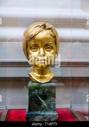 Skulptur in der freien Frau Hebel Art Gallery am Modell Dorf Port Sunlight in der Nähe von Liverpool, von William Hesketh Hebel für seine Arbeiter erstellt Stockfoto