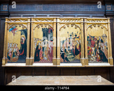 Altar aus dem 15. Jahrhundert in der Dame Hebel Art Gallery am Modell Dorf Port Sunlight in der Nähe von Liverpool Stockfoto