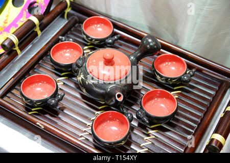 Einstellen der Tassen japanischer Tee, Anbauteile innen Stockfoto