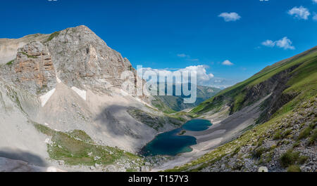 Italien, Umbrien, Sibillini, Lago di Pilato im Sommer Stockfoto