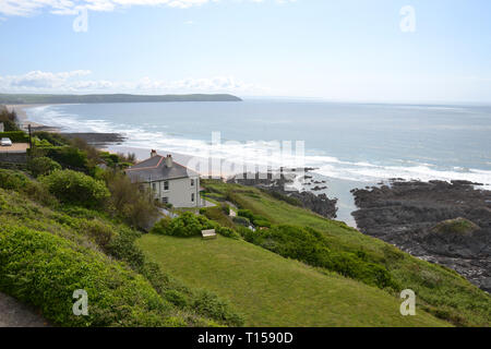Haus auf der Klippe mit Blick auf die Bucht von Woolacombe Strand, Woolacombe, Devon, Großbritannien Stockfoto