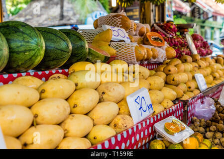 Eine typische Szene in Karon Phuket Thailand Stockfoto