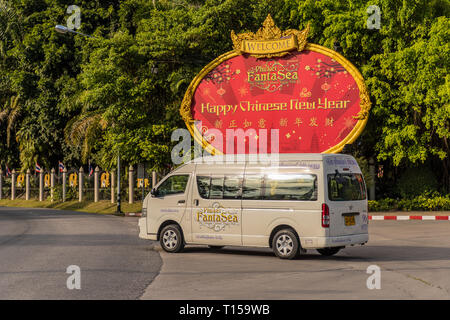 Eine typische Szene in Karon Phuket Thailand Stockfoto