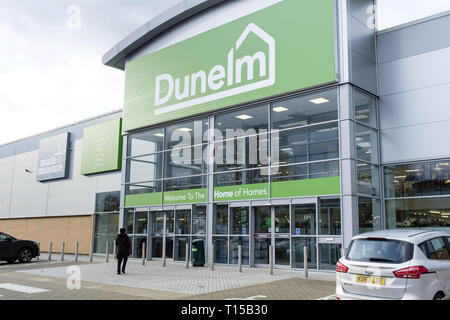 Milton Keynes, UK - 11. Februar 2019. Äußere einer dunelm Store auf eine Retail Park in Milton Keynes, Großbritannien Stockfoto